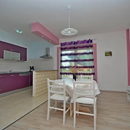 With Parking Spaces - 19428 Apartman Sibenik