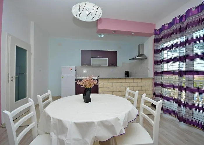 Apartman With Parking Spaces - 19428