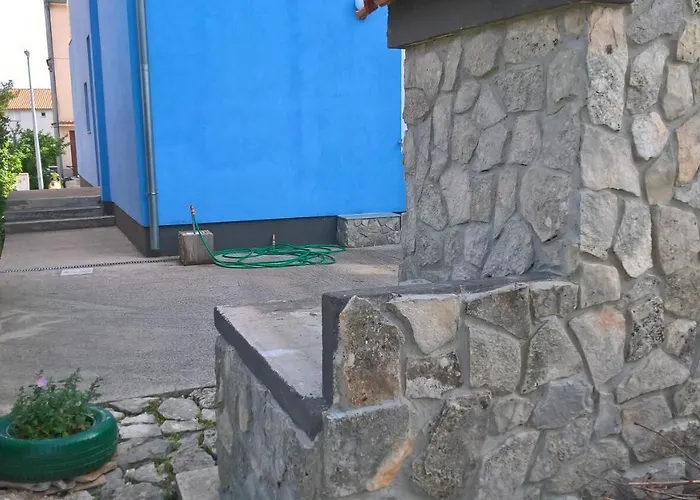 Apartman With Parking Spaces - 19428 *