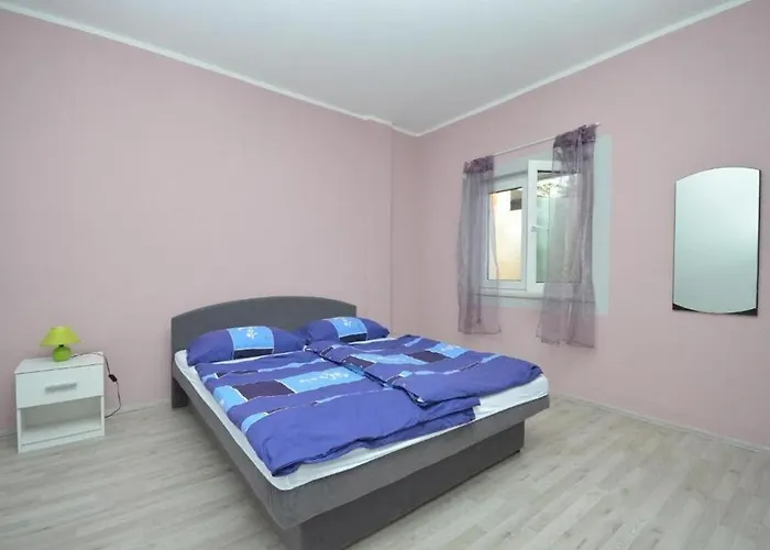 Apartman With Parking Spaces - 19428 Sibenik